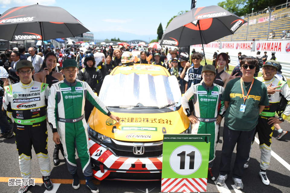 レースカー「公団ちゃん」が参戦したサーキット会場